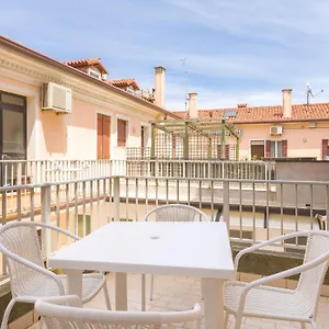 appartamento-in-posizione-centrale-vicino-mare.hotelinveneto.com/